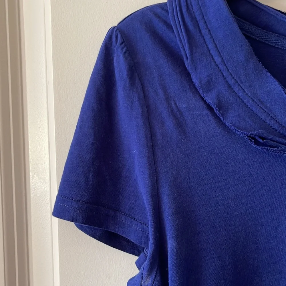 blue cap sleeve T-shirt with decorative neckline Marc by Marc Jacobs size small - Picture 4 of 5